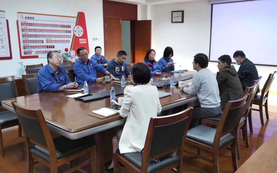 真實(shí)記錄大型央企的觸網(wǎng)之路